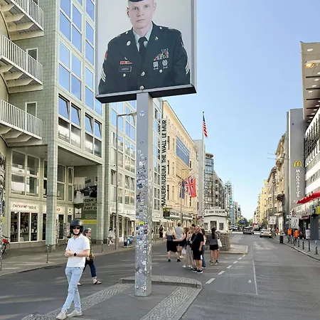 Appartement Nook Am Checkpoint Charlie Berlijn