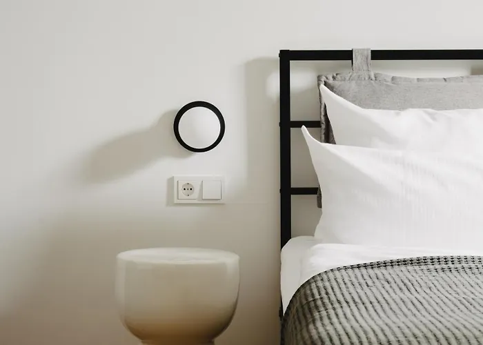 Nook Am Checkpoint Charlie Berlin