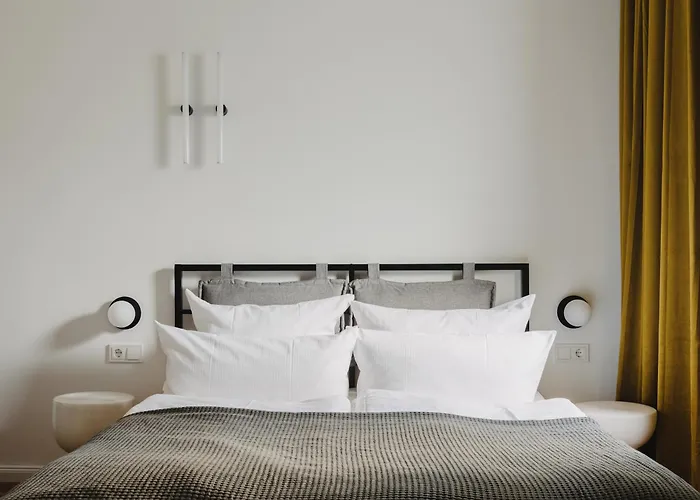 Nook Am Checkpoint Charlie *