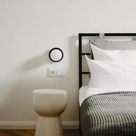 Nook Am Checkpoint Charlie Berlin